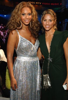 Beyoncé a Shakira.jpg